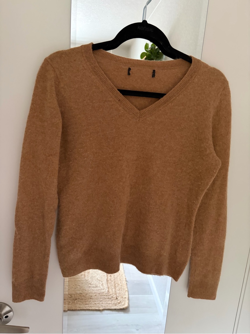 Cashmere V-Neck Women's Sweater in Camel